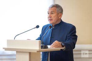 Миңнеханов БПЛА һөҗүменнән соң һәлак булучыларның гаиләләренең кайгысын уртаклашты