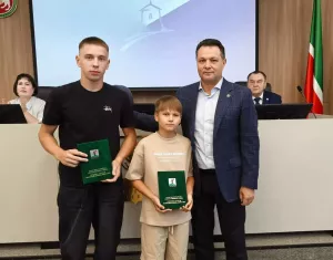 Чаллының 12 яшьлек укучысы Алабуга районында батучы кызны коткарган