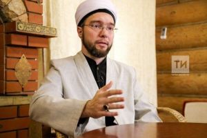 Нурулла хәзрәт Зиннәтуллин: «Уйнарга эт түгел, үстерергә бала кирәк»