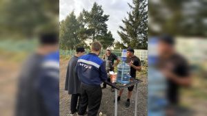 Круглое Поле халкы өмәдә берләшеп, ике зиратны тәртипкә китерде