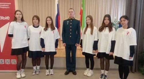 Офицер-танкист встретился с учениками школы в Тлянче-Тамак