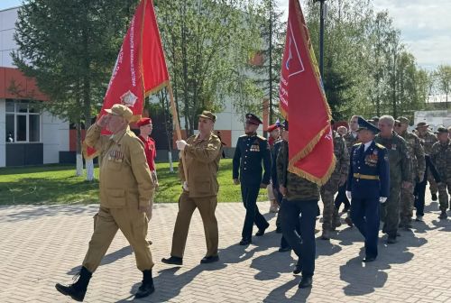В поселке Новый прошел торжественный парад поколений