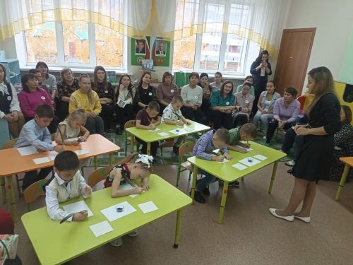 В детском саду «Лэйсэн» в деревне Калмаш прошел семинар воспитателей на тему «Воспитатель - это призвание души» приуроченный году педагога наставника