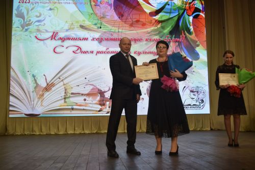 Күңелләргә шатлык бүләк итүчеләр