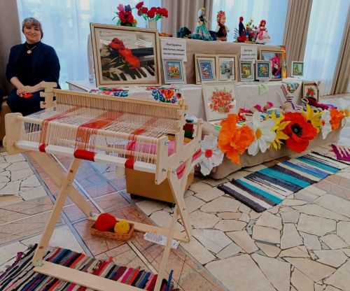 Яңа поселогы мәдәният йортында үзешчән сәнгатьтә катнашучылар бәйгесе һәм иҗади эшләр күргәзмәсе узды