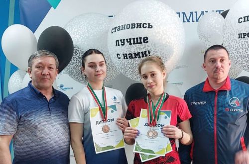 Наши бадминтонистки – третьи в республике