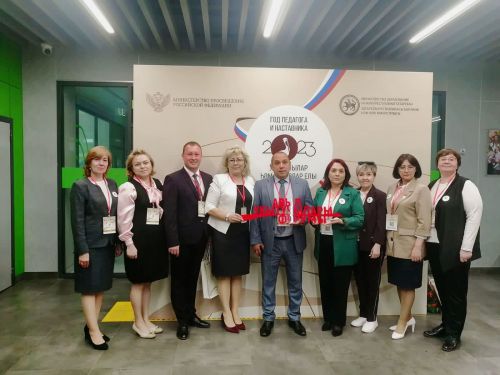 В Казани сегодня прошел первый республиканский форум сельских учителей «Учителями славится село»