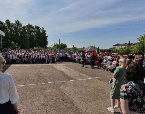 Последний звонок прозвучал в Круглопольской СОШ
