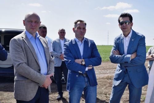 Сегодня глава района Фаил Камаев встретился с генеральным директорам «Озон Холдинг» Сергеем Беляковым