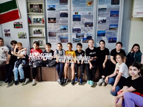 Дети из села Шильнебаш начали летние каникулы с посещения музея боевой славы «Гиндукуш»