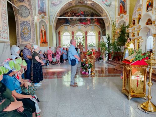 Кенәз авылының Изге Николай гыйбадәтханәсендә Троица бәйрәме хөрмәтенә бәйрәм литургиясе узды