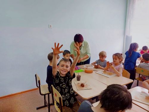 Шилнәбаш урта мәктәбендә “Гиндукуш” сугышчан дан музее хезмәткәрләре “Балчыктан могҗизалар” дигән мастер-класс үткәрделәр
