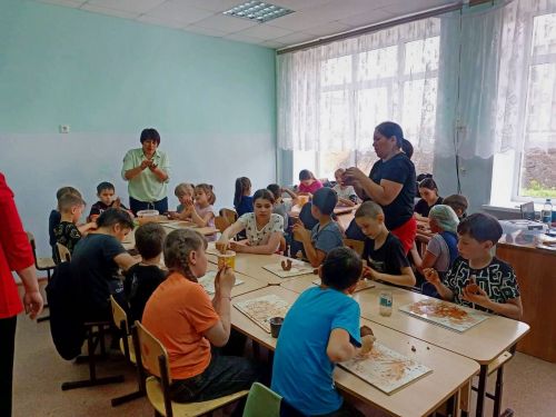 Шилнәбаш урта мәктәбендә “Гиндукуш” сугышчан дан музее хезмәткәрләре “Балчыктан могҗизалар” дигән мастер-класс үткәрделәр