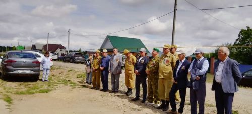 В деревне Октябрь-Буляк Стародрюшского сельского поселения установлена почетная табличка ветерану афганской войны