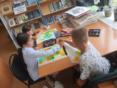 Татарстан поселогы китапханәсендә «Ботаника барельефы» үтәлеше буенча мастер-класс үтте