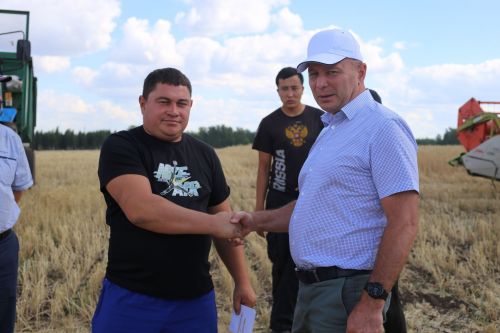 Восславляя труд хлебороба