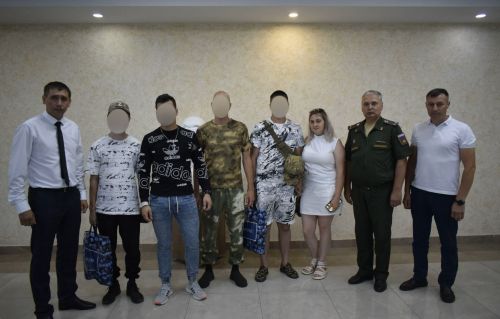 Защищать родную землю лучше подальше от дома