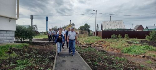 Глава района Фаил Камаев ознакомился с ходом реализации программы «Наш двор»