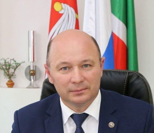 Район башлыгының Татарстан Республикасы көне белән котлавы
