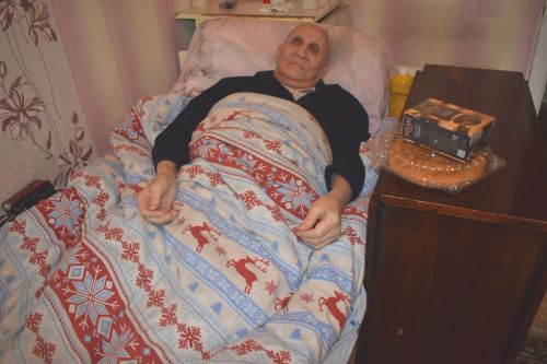 Кенәз мәдәният йорты хезмәткәрләре, игелекле сүз белән ярдәм итү максаты белән, мөмкинлекләре чикле өлкәннәр йортында булдылар