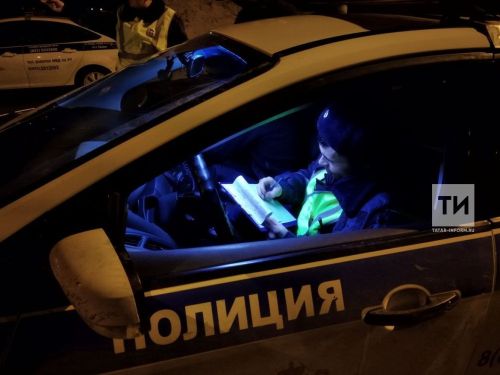 Вступило в силу постановление о запрете вешать гаджеты на лобовое стекло автомобиля
