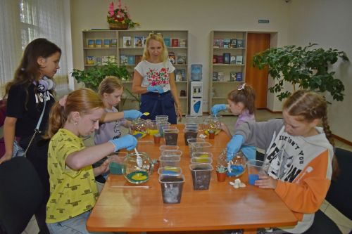 В Князевском доме культуры прошёл мастер-класс по созданию флорариума детям