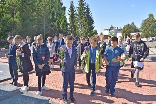 У памятника «Никто не забыт, ничто не забыто» погибшим, в годы ВОВ односельчанам, прошёл митинг «Спасибо Вам, солдаты, за Победу», посвященный Дню окончания второй мировой войны