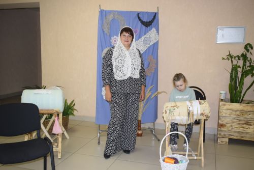 Она окружает красотой