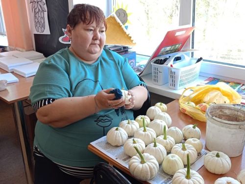 Творческий мастер-класс: Дети создают подарки для бабушек и дедушек