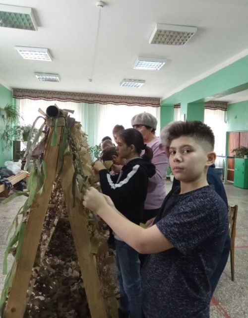 Сила единства: жители Тукаевского района плетут маскировочные сети