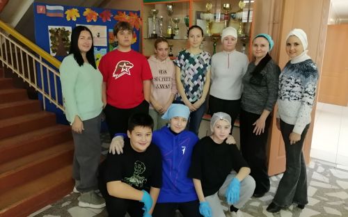 Учащиеся Тукаевского района собрали 200 пакетиков чая для бойцов СВО