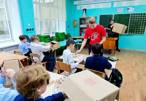 Юнармейцы Тукаевского района провели мастер-класс по изготовлению окопных свечей