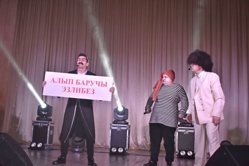 Рамиль Шарапов и его команда «Шарапов - Шоу» покорили зал Князевского сельского дома культуры своим юмором и талантом!