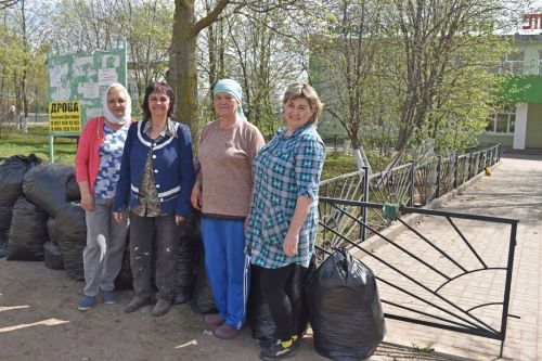 В Князевском сельском доме культуры прошла экологическая акция “сделаем посёлок цветущим”