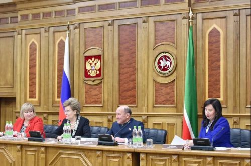 Депутаты Татарстана и Архангельской области обсудили особенности социальной политики