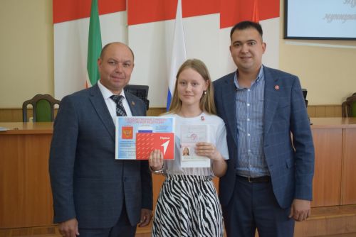 Торжественное вручение паспортов в Тукаевском районе