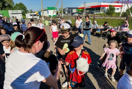 Пусть лето звонкое смеётся: Круглопольский Дом культуры встретил День защиты детей радостным праздником