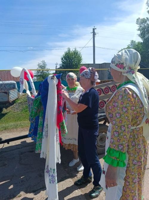 Яна-Буляк в предвкушении Сабантуя собрал подарки