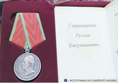 Руслан делится гордостью за службу и поддержку семьи и товарищей