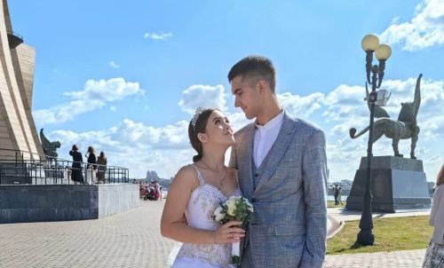 Республика көнендә никахлаштылар