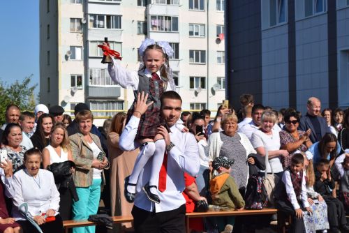 День знаний в Круглом Поле: торжество и обновления