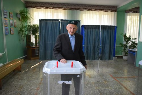 98-летний ветеран ВОВ из Тукаевского района проголосовал на выборах в Татарстане