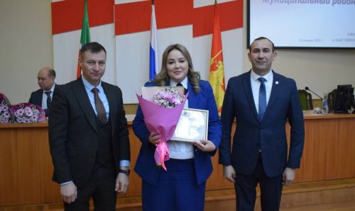 Помощнику прокурора Тукаевского района Республики Татарстан Гулине Хайруллиной вручили Благодарственное письмо