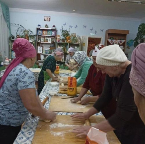 Волонтёры и жители села Калмия объединяют свои усилия