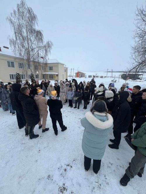 Дети приехали на новогоднюю смену в лагерь «Балкыш»