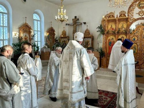 В этот день верующие отмечали Навечерие Рождества Христова, также известное как Рождественский сочельник