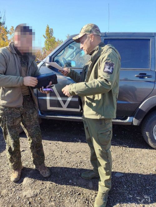 Делегация Тукаевского района передала гуманитарную помощь нашим бойцам
