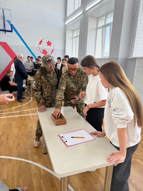 Круглое Поле поселогы мәктәбендә хәрби-спорт уеннарының финалы узды