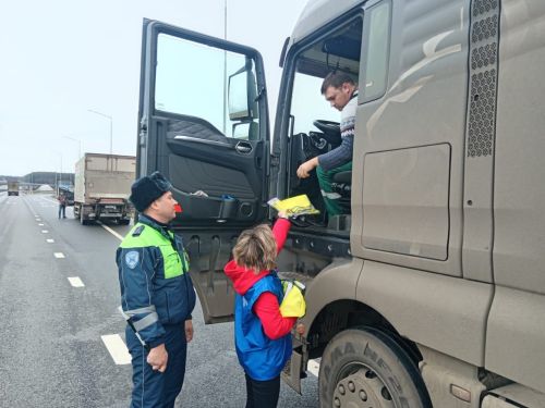Трассада зур йөк машиналары йөртүчеләргә юлларның бәясе турында сөйләделәр