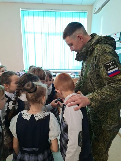 Служить Отечеству: участник СВО рассказал школьникам о своем выборе